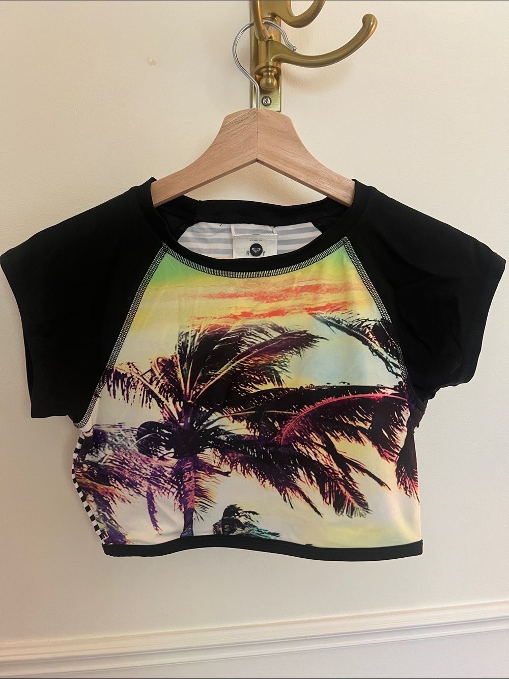 Roxy UV Rashguard - Picture 2 of 4